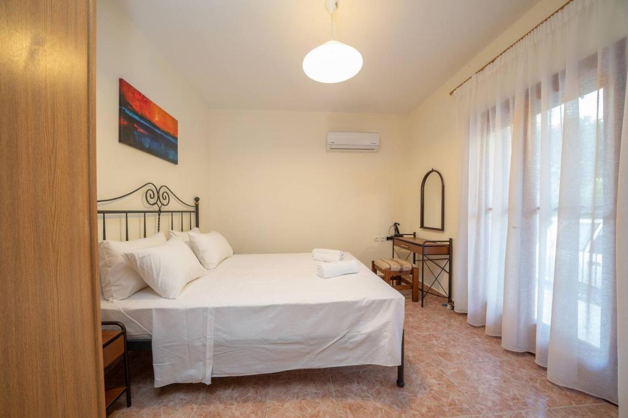 Afroditi Holiday Home - Blue Apartment Svoronata Eksteriør billede