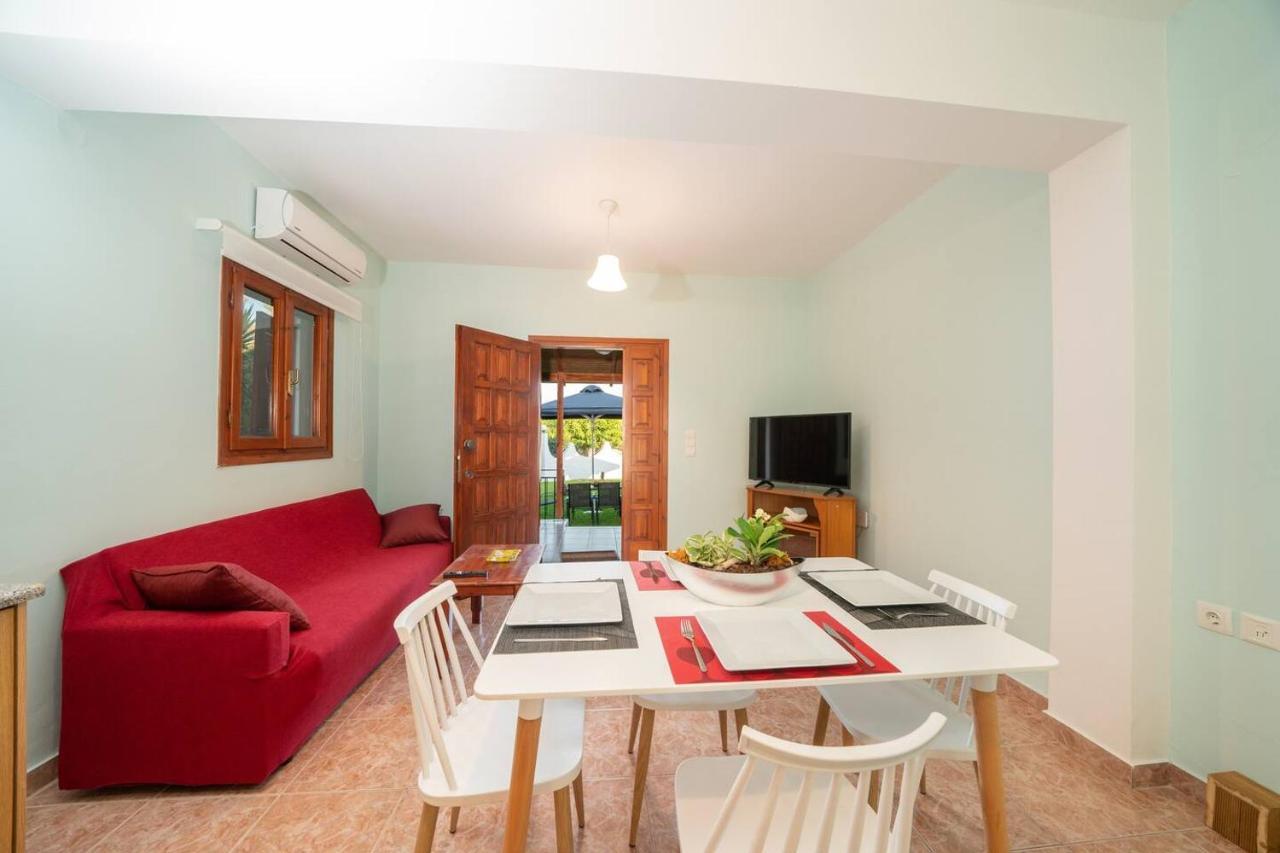 Afroditi Holiday Home - Blue Apartment Svoronata Eksteriør billede